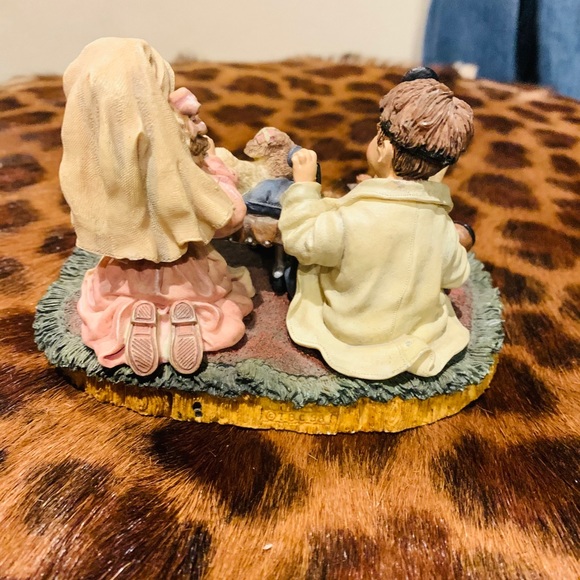 Boyd’s Limited Ed 3532 Jessica and Timmy w/ Clara - Picture 2 of 3